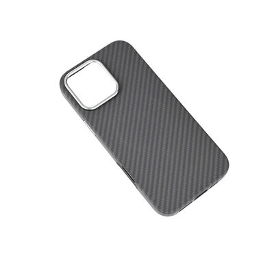 Dunne 0,8mm 16g gewicht Magnetische Aramidvezel telefoonhoesje voor iPhone 16 Pro met zijdelingse injectie en volledige dekking