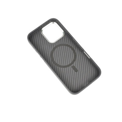 Dunne 0,8mm 16g gewicht Magnetische Aramidvezel telefoonhoesje voor iPhone 16 Pro met zijdelingse injectie en volledige dekking